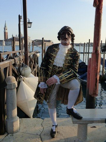 Location de costumes XVIIIème siècle pour le Carnaval de Venise