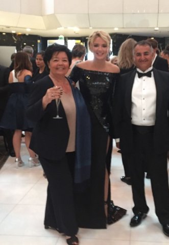 Un proche de Virginie Efira portant un de nos smoking à Cannes en 2019