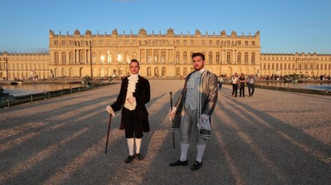 Location de costumes XVIIIème siècle pour Les Fêtes Galantes de Versailles