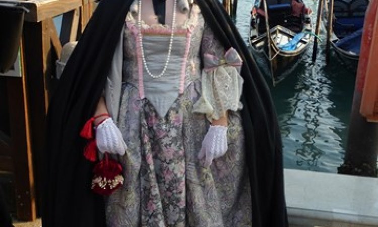 Location de costumes XVIIIème siècle pour le Carnaval de Venise