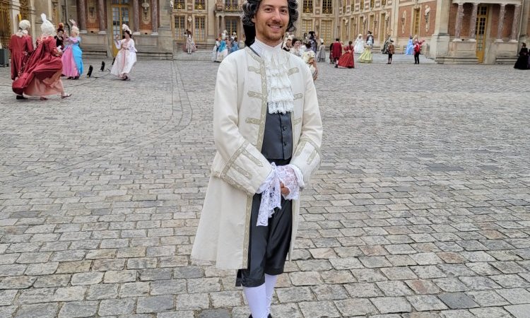 Location de costumes XVIIIème siècle pour Les Fêtes Galantes de Versailles